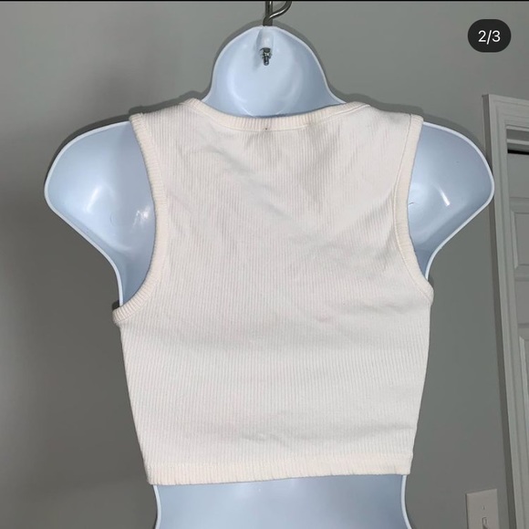 “BYE” Cropped Tank - Picture 2 of 3